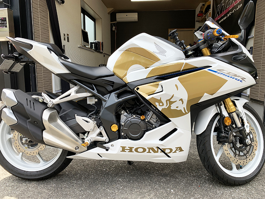 J[bsOql摜202 CBR250RR ALPHA TAURI